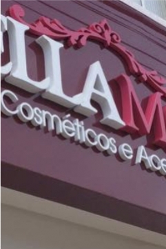 Fachada Revestida em ACM com Letras Caixa e Cortina Estruturada em Alumínio - Bella Moça - Jaboti PR