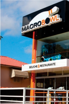 Painel em ACM com Iluminação Externa e Interna - Macrobowl Boliche - Jaboti PR